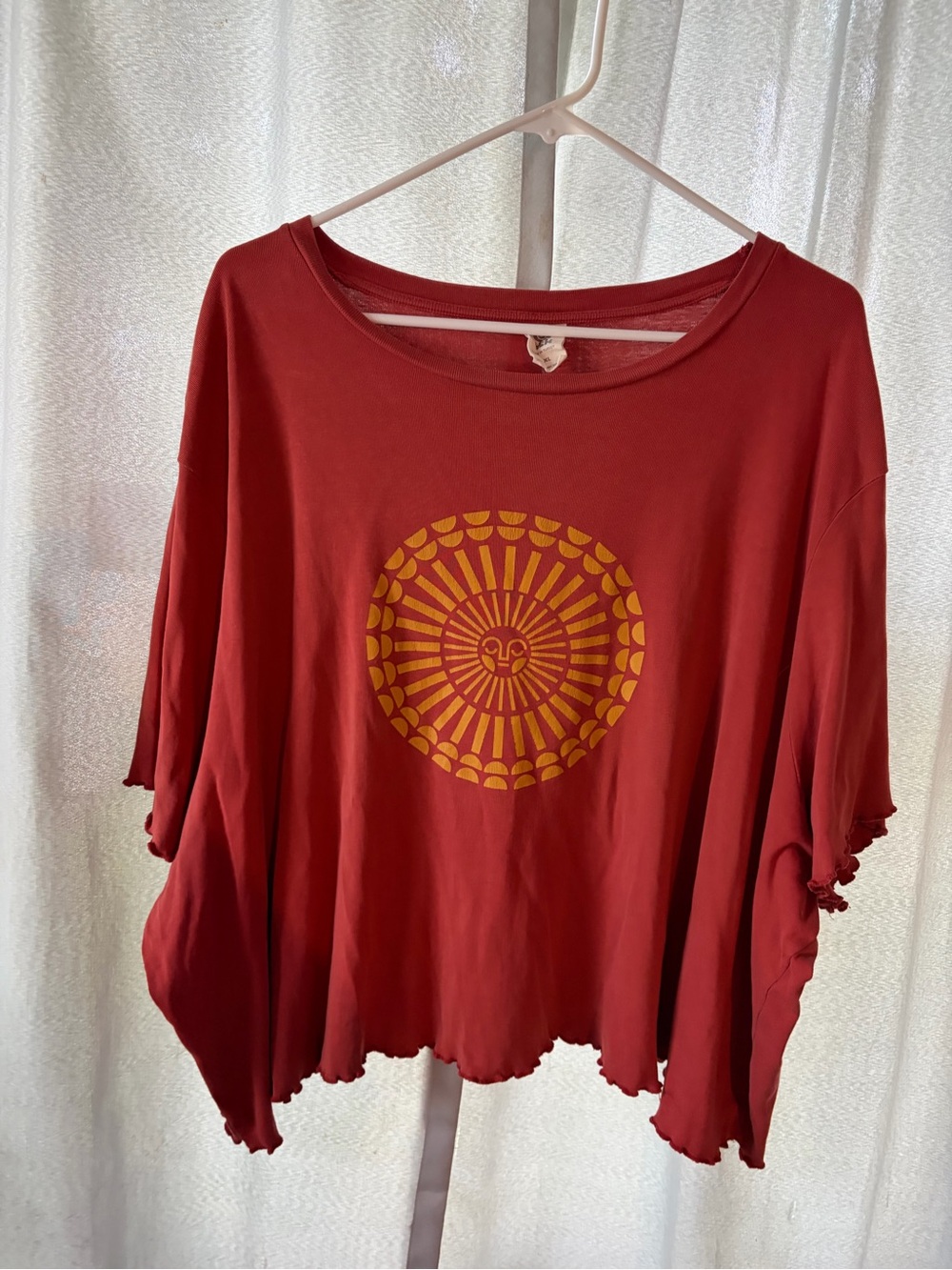 Lucy and Yak vintage plus cropped graphic sun medallion shirt. 4X